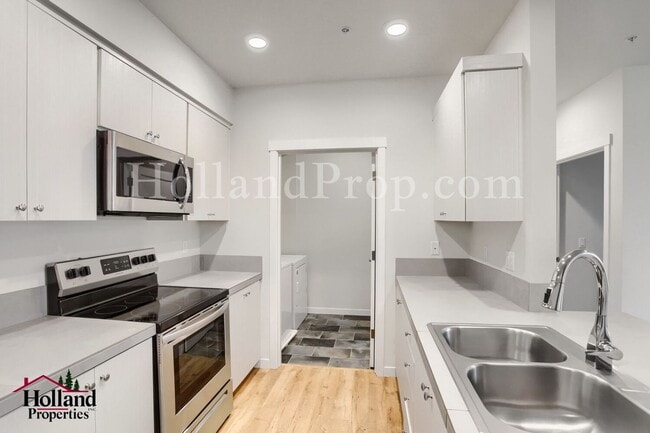 Photo - Well designed 2 bedroom home in beautiful Willsonville