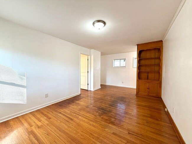 Photo - 887 Elwood Dr