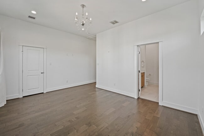 Building Photo - 594 Janisch Rd