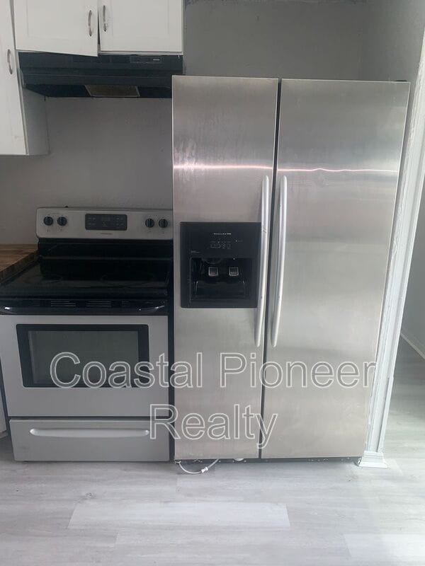 Photo - 6531 Bandura Ave