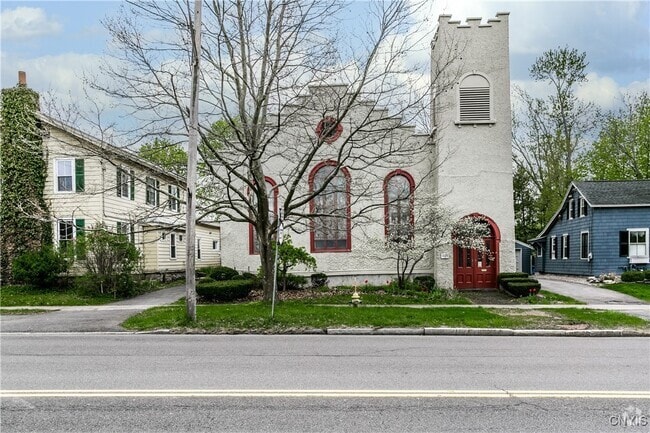 Building Photo - 304 E Genesee St Rental