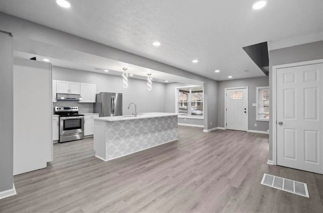 Photo - 846 N Parker Ave