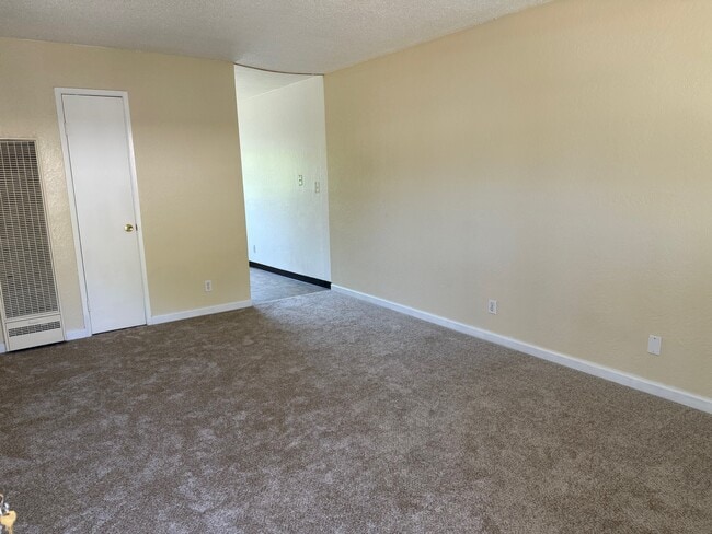 Living Room - 6119 Montecito Blvd Unit 11