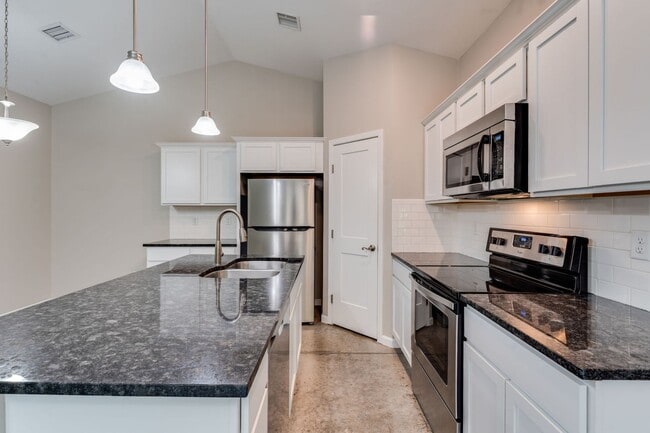 Photo - Beautiful Three Bedroom, Two Bathroom