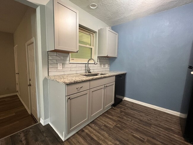Photo - 6407 NW Euclid Ave