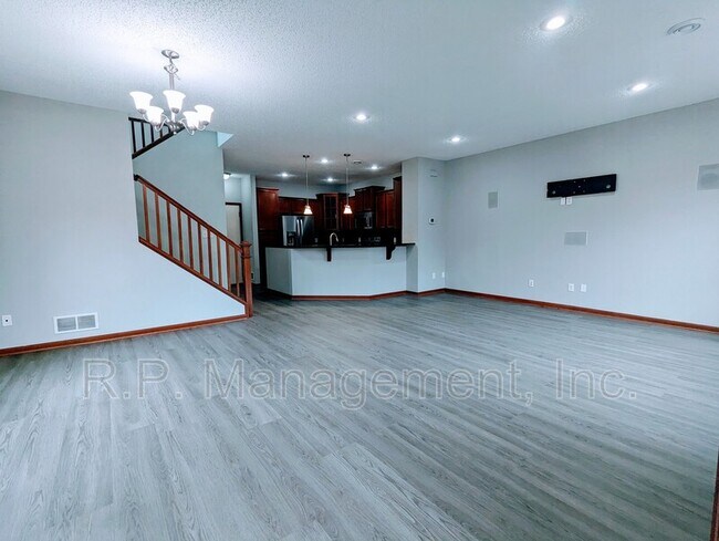 Photo - 3352 Hazel Trail