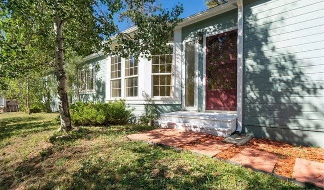 Building Photo - 3 Bedroom 2 bath Palmer Lake Home