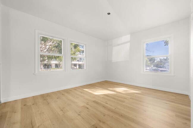 5846.5 W 88th St Unit 5846.5