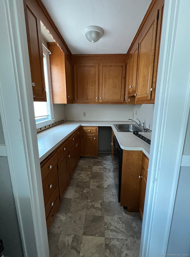 Photo - 861 Farmington Ave