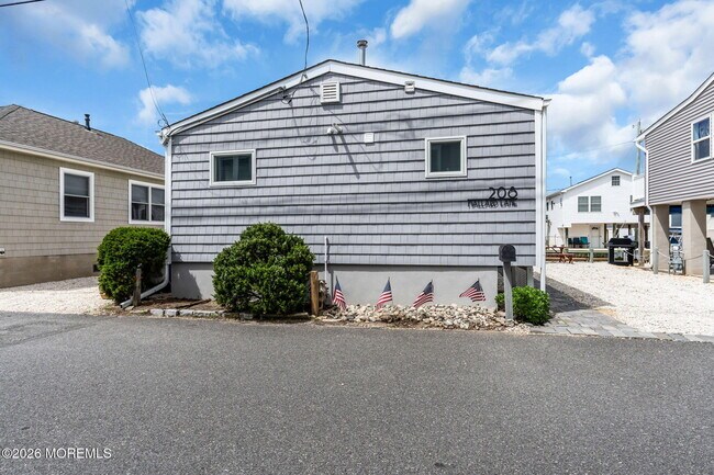 Photo - 208 Mallard Ln
