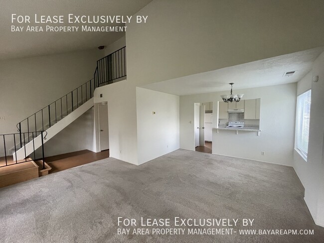 Photo - 755 Vespucci Ln