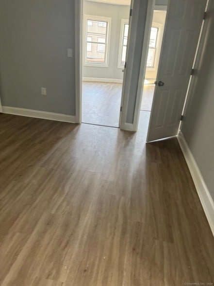 Photo - 2336 Barnum Ave