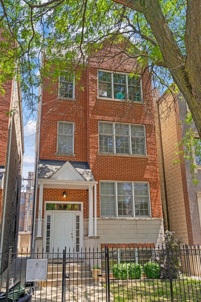 Building Photo - 3251 N Racine Ave Unit 3 Rental