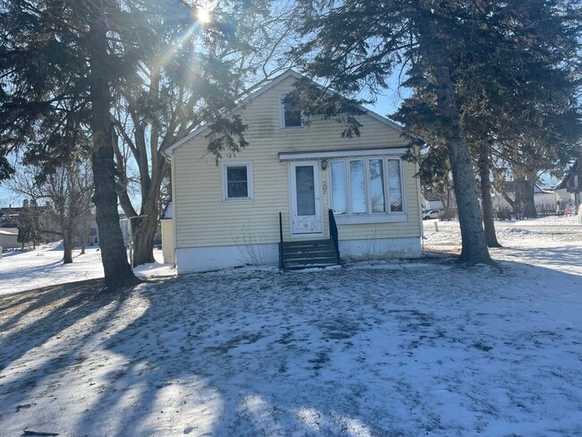 Building Photo - 207 NW Frank Ave