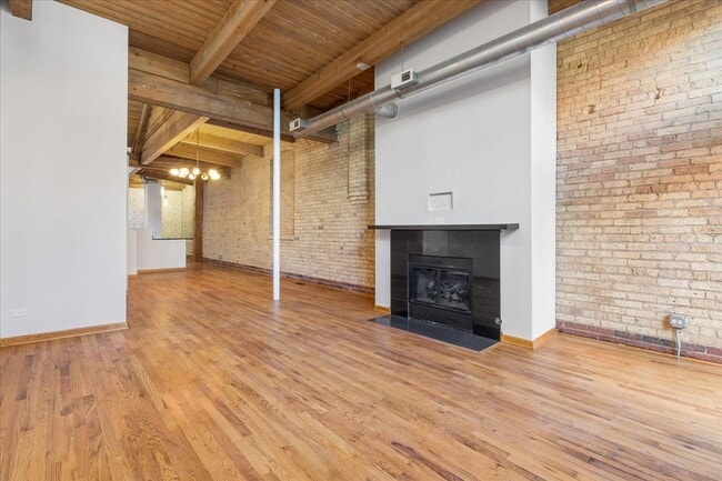 Photo - 1140 W Cornelia Ave