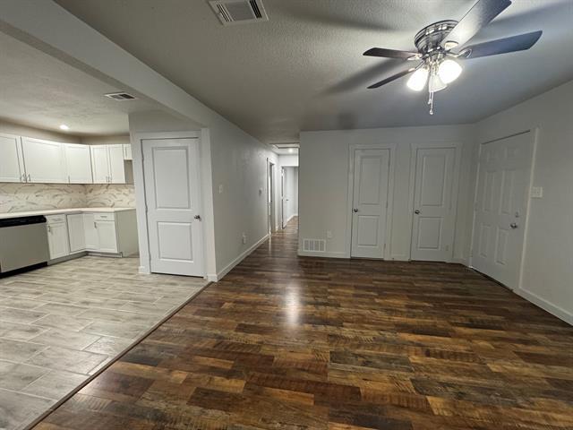 Photo - 309 Hillcrest St