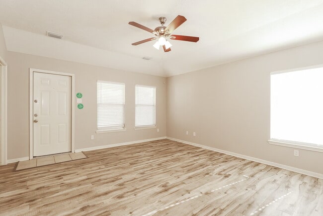 Photo - 11002 Northam Dr