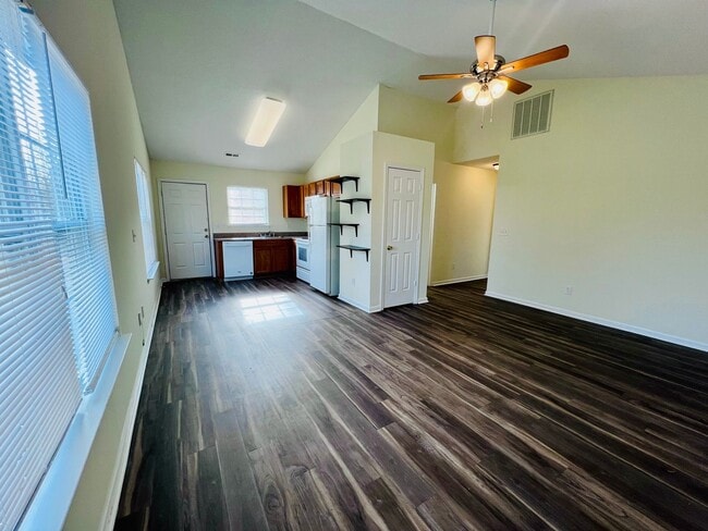 Photo - 13507 Main Dr