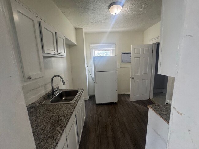 Photo - 14012 Scioto Ave Unidad UP