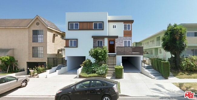 Building Photo - 4832 Rosewood Ave Unit #A Rental