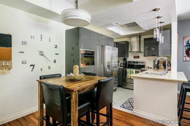 Photo - 1950 Camino De La Reina Unidad River Colony condominium