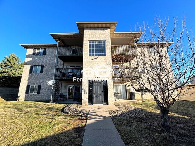 Building Photo - 10151 Sutton Pl