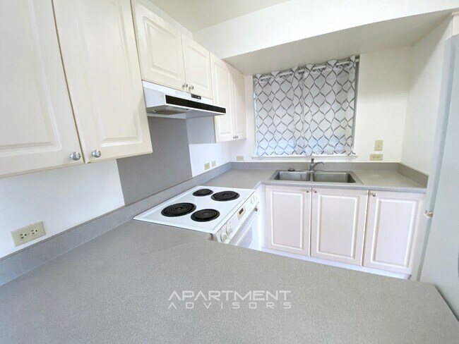 Photo - BEAUTIFUL NEIGHBORHOOD! COMFORTABLE TWO LE...