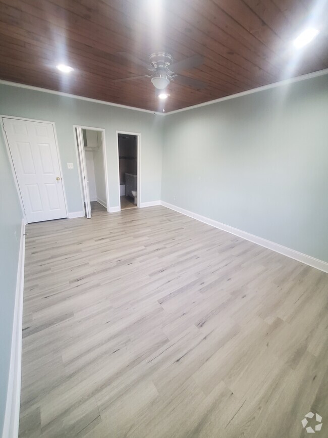 Building Photo - 53 Skyhill Rd Unit 304 Rental