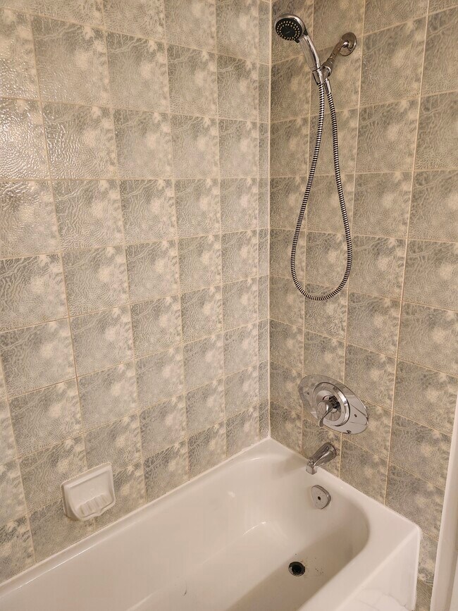 Photo - 87 Verona Crescent