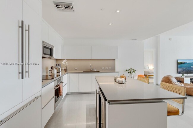 Photo - 88 SW 7th St Unit 1710