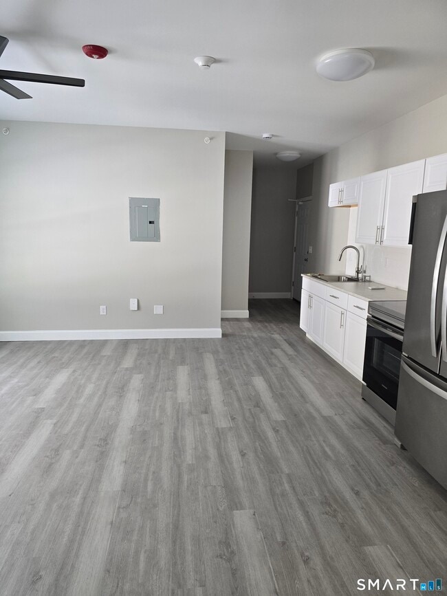 Photo - 775 Main St Unidad 6