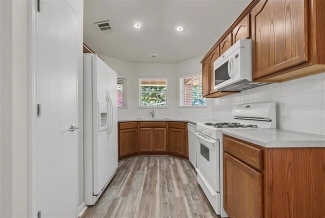 Photo - 5605 Bentsen Ln