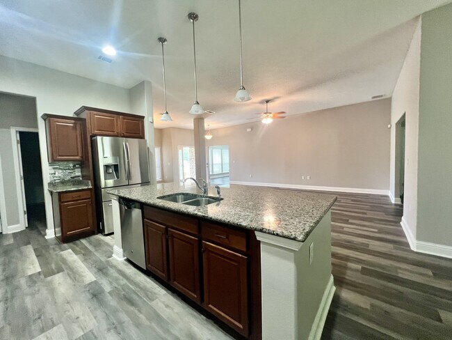 Photo - 3020 Crown Creek Cir