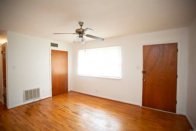 Photo - 5805 Hopson Dr