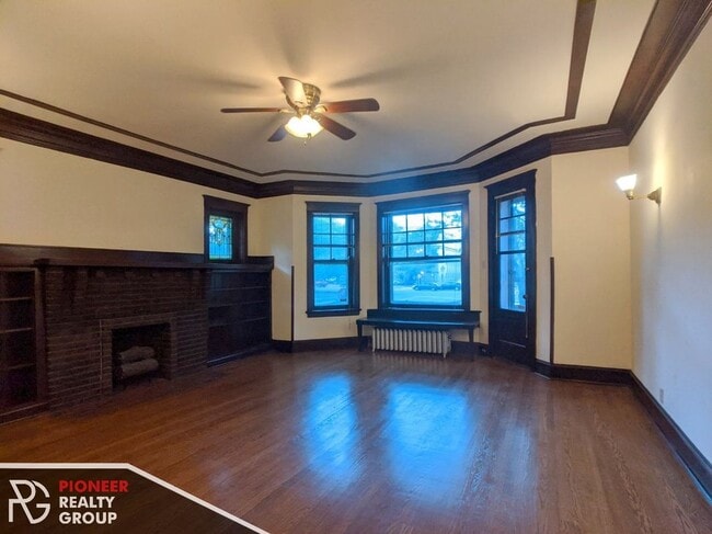 Building Photo - 2825 W Logan Blvd Unit 1