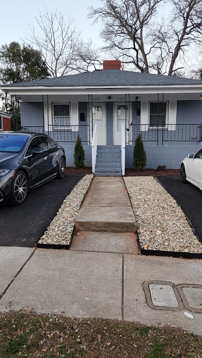Building Photo - 2020 Grier Ave Unit Grier Av Furnished Duplex Rental