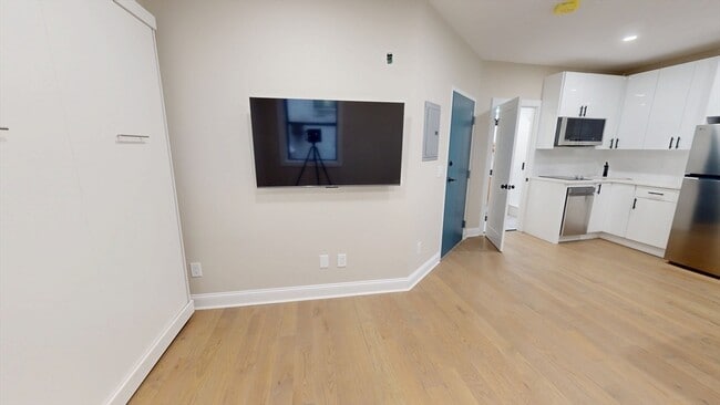 Photo - 31-35-35 India St Unit 202