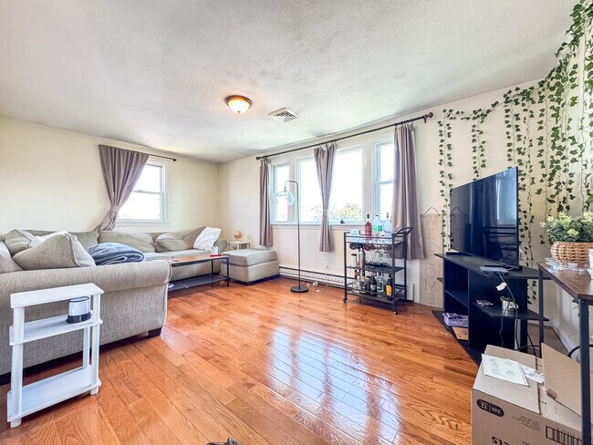 Photo - 76 Dunboy St Unit 2