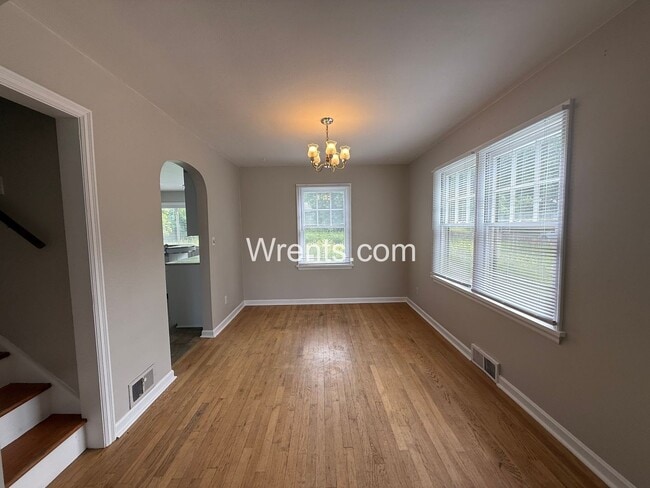 Photo - SPACIOUS 4-BEDROOM HOME WITH HUGE FENCED YARD – SPOKANE'S SOUTH HILL