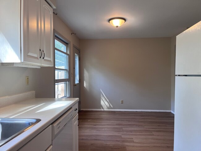 Photo - 627 11th Ave