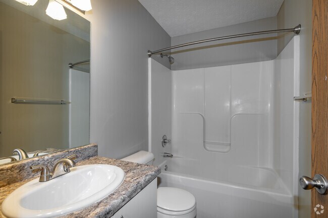 2BR, 2BA 1,000SF - - Forest Ridge