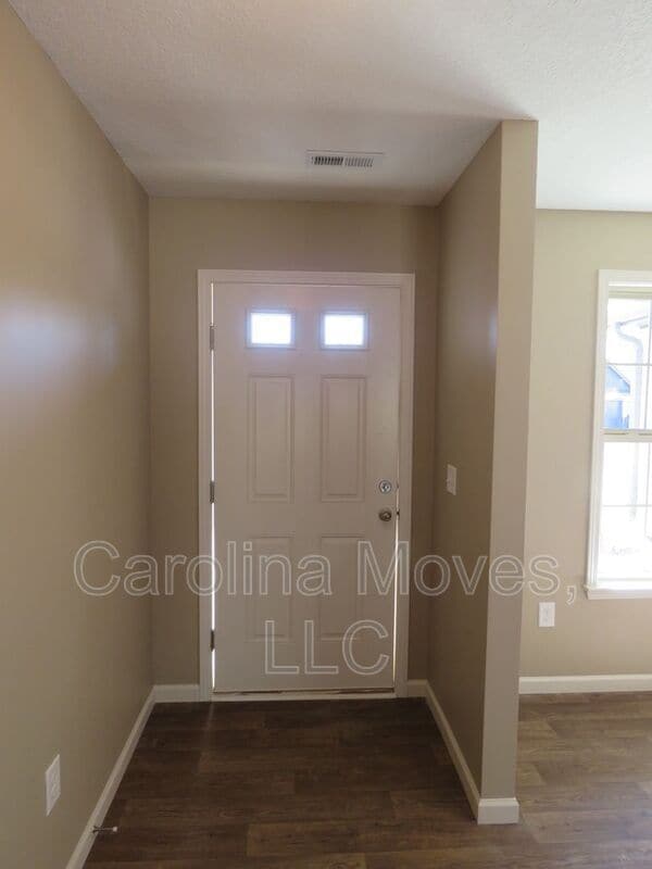 Photo - 454 Peaksview Dr