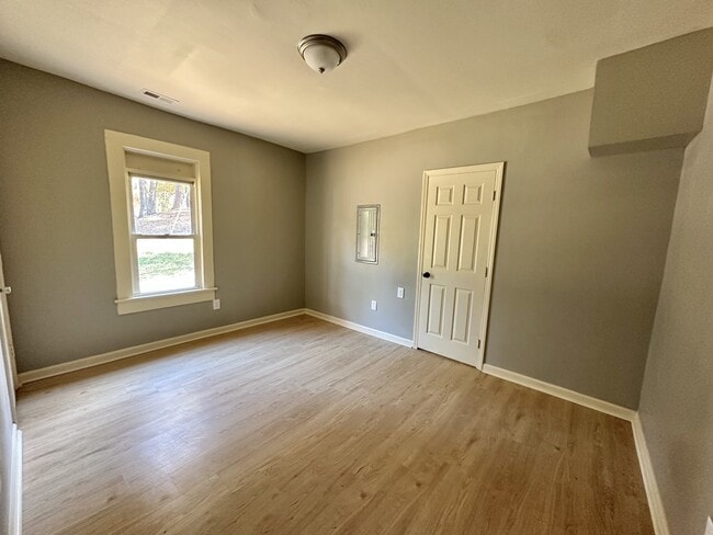 Photo - 630 77th St S