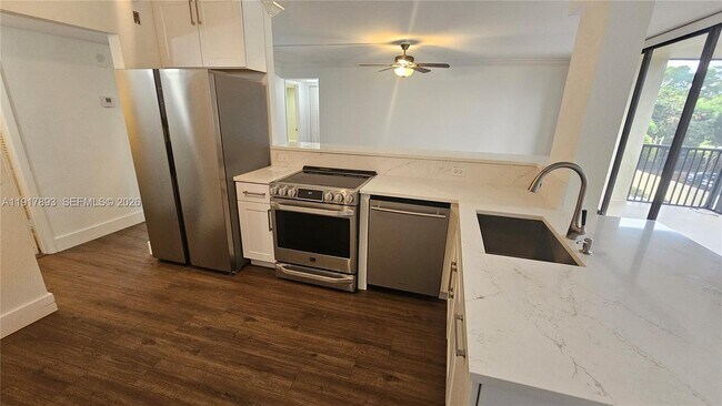 Photo - 105 Lake Emerald Dr Unit 311