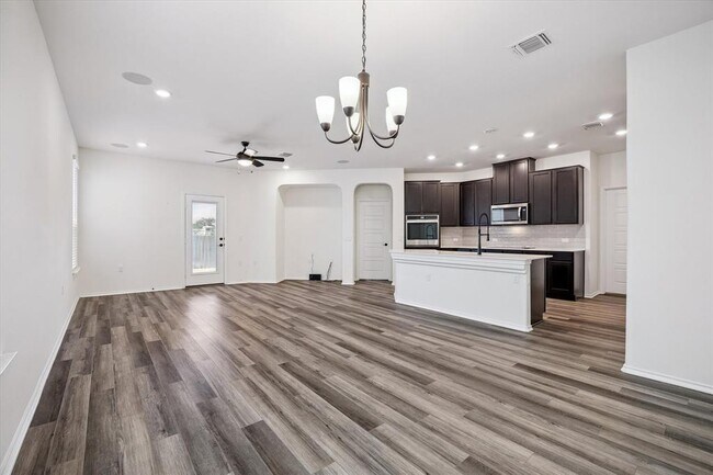 Photo - 4701 Colmar Dr