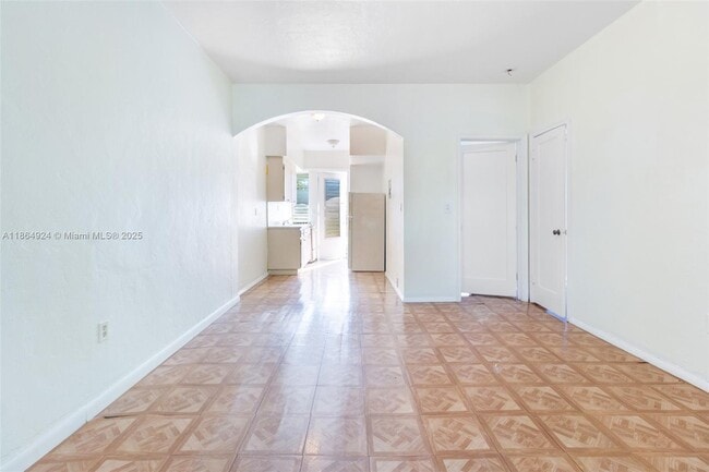Building Photo - 835 Alton Rd Unit 2 Rental