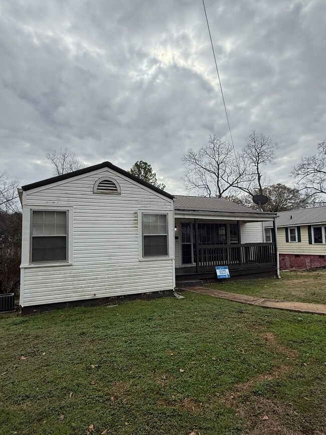 Photo - MUST SEE!!  2 Bedroom, 1 Bath  Home in Talladega!