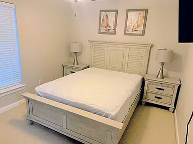 Photo - 2 Bedroom 1.5 Bath Near Navy Base