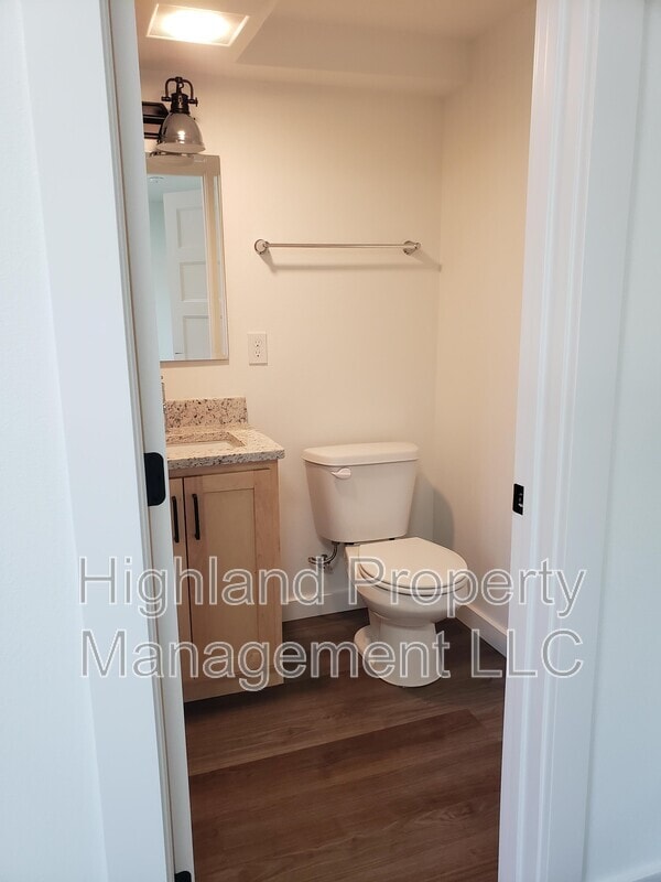 Photo - 902 NE Colorado St Unit #201