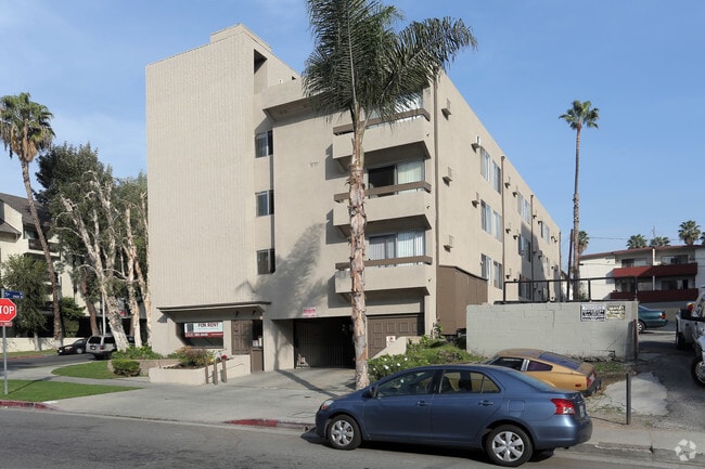 Building Photo - Hobart Apartments